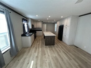 Building Photo - 20 Grant St