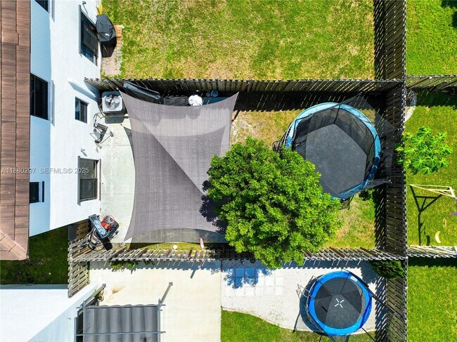 Building Photo - 24902 SW 107th Ave