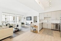 Building Photo - 3225 Turtle Creek Blvd