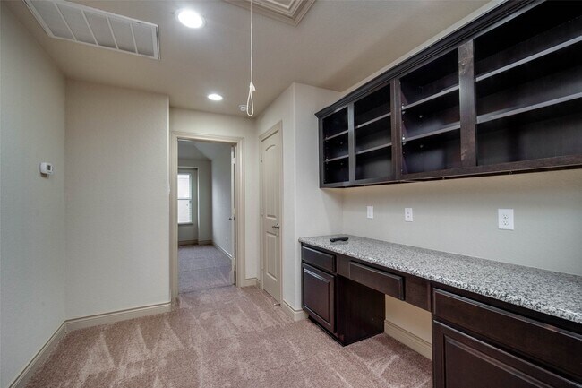 Building Photo - 24111 Valencia Ridge Ln