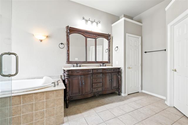 Building Photo - 12404 Daimler Dr