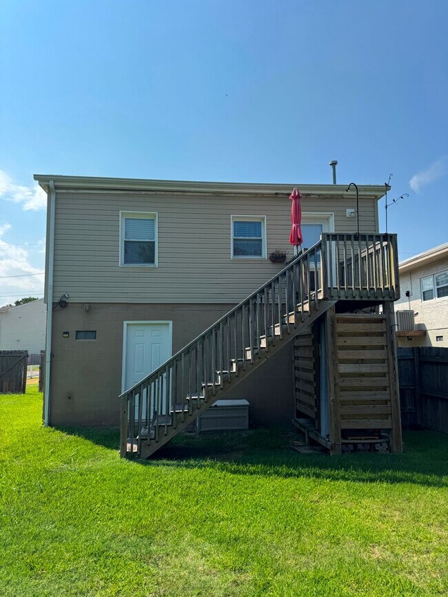 Building Photo - 9538 16th Bay St