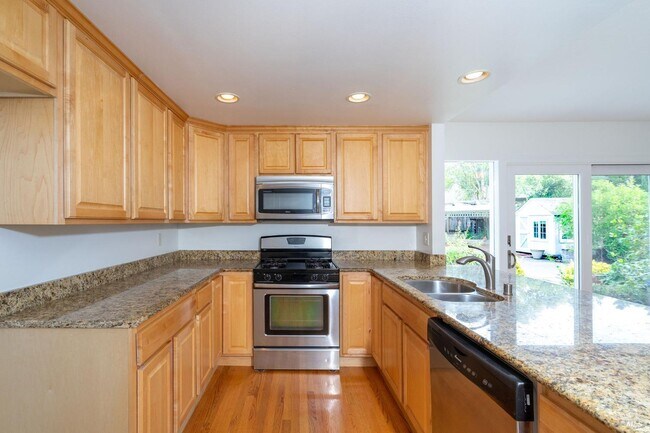 Building Photo - 4248 Leafwood Cir E