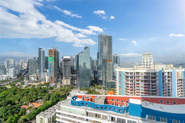 Building Photo - 1643 Brickell Ave