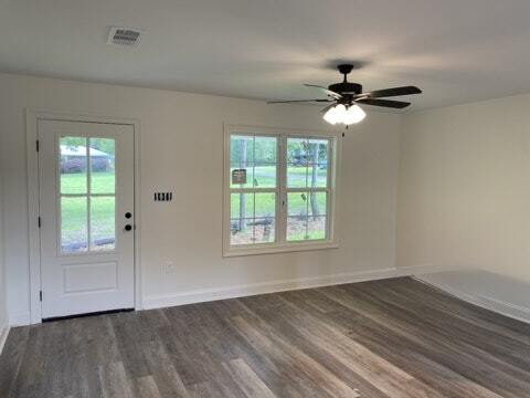 Building Photo - 18 Carney Ln