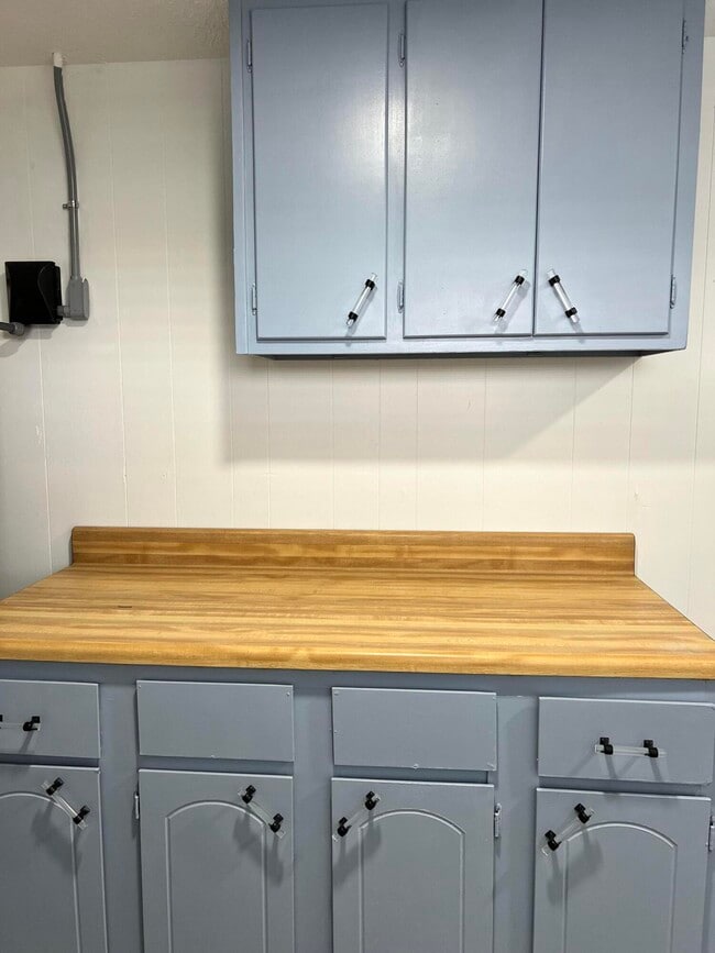 Building Photo - 1934 Wallace Ave