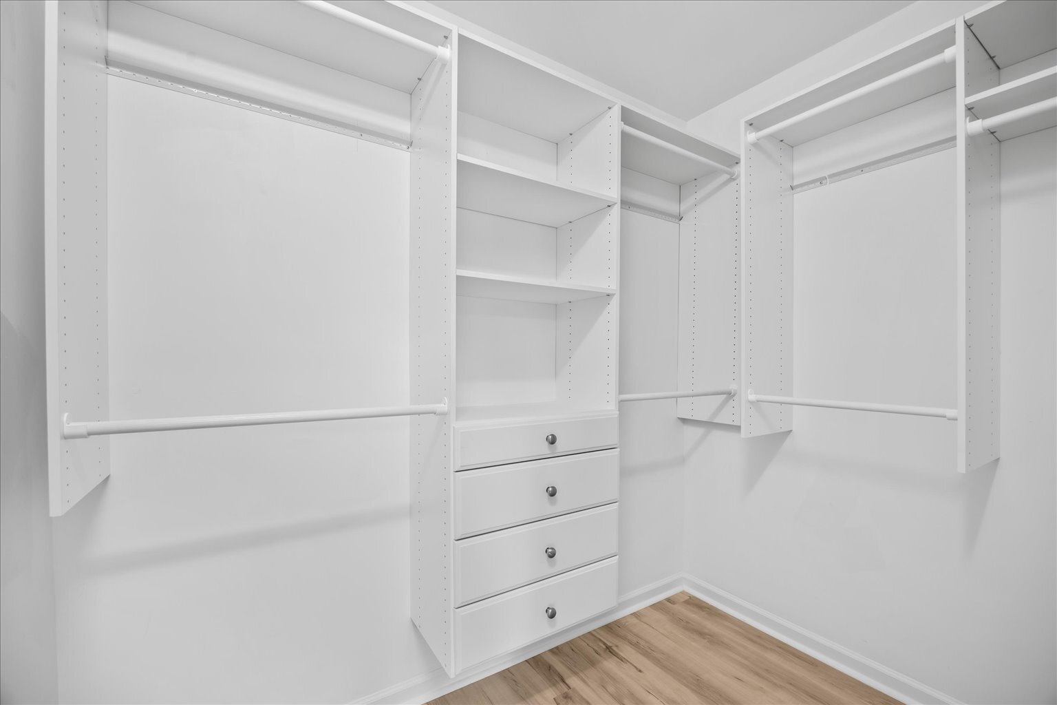 Primary Suite Custom Closet - 2204 Loblolly Ct