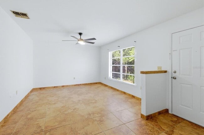 Building Photo - 2777 Dueby St