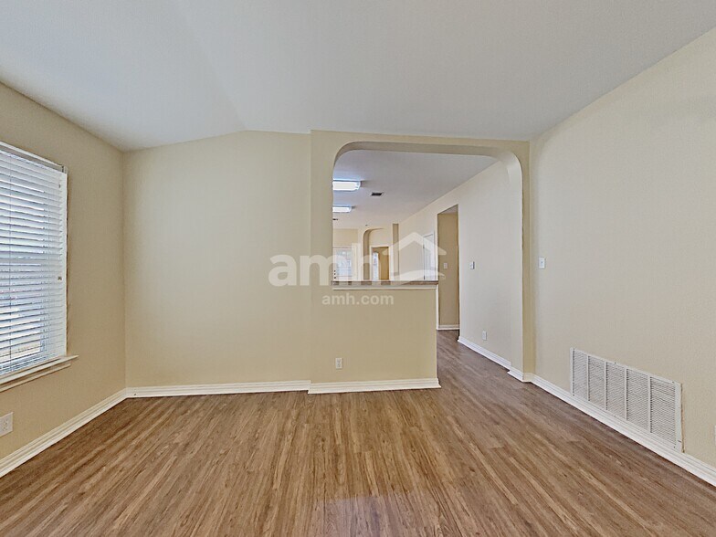 Building Photo - 654 Coral Harbor