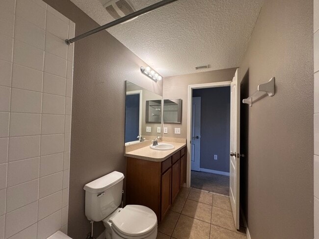 Building Photo - Summerfield Townhome
