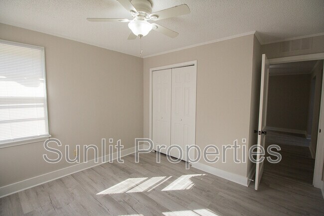 Building Photo - 2590 Danielsville Rd