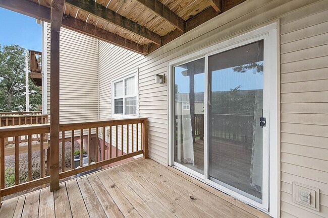 Building Photo - 8912 Cardinal Terrace