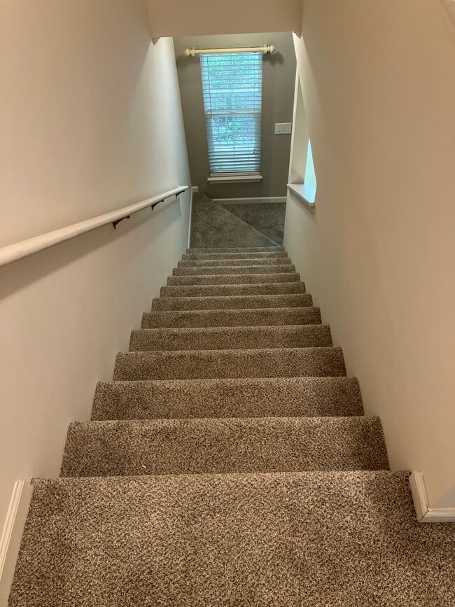 Building Photo - Newly Renovated Townhome in Arden