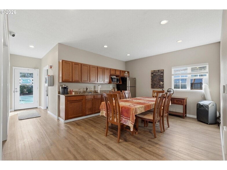 kitchen in clubhouse - 10620 SW Davies Rd