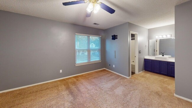 Building Photo - 1711 Orange Grove Shores Dr