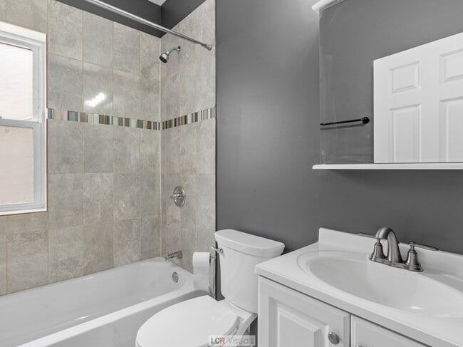 Building Photo - 1019 N Massasoit Ave