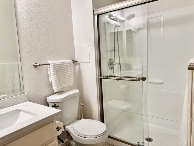 Building Photo - 12035 Alta Carmel Ct