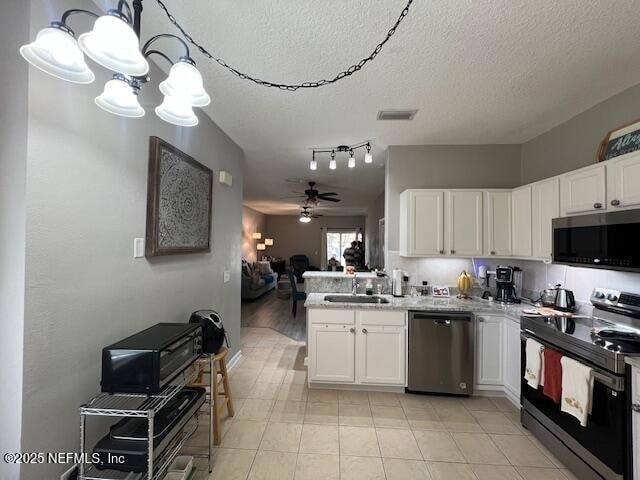 Building Photo - 385 Scrub Jay Dr