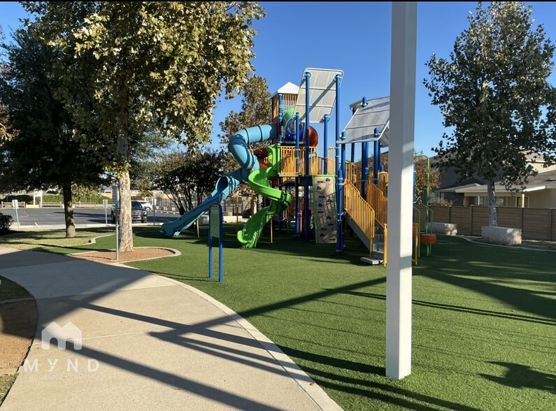 Building Photo - 113 Kildeer Pass