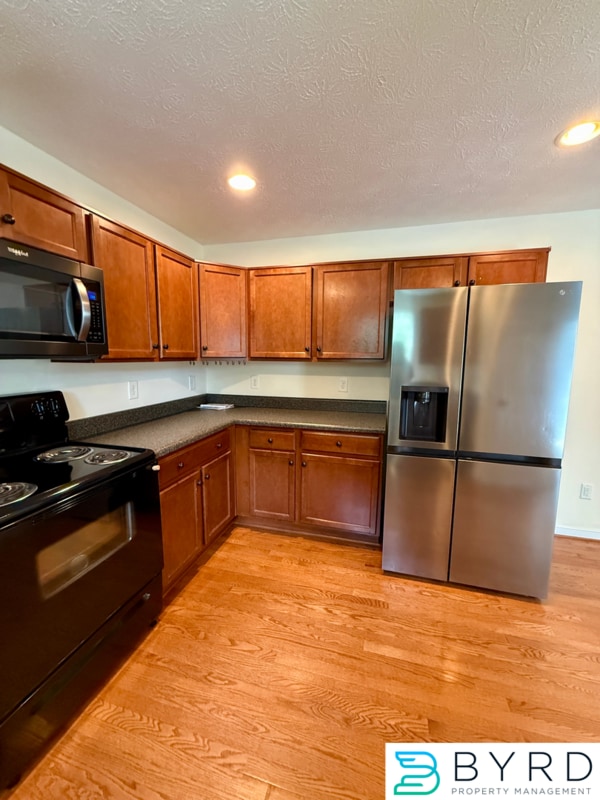 Building Photo - 1013 Sycamore Crest Dr