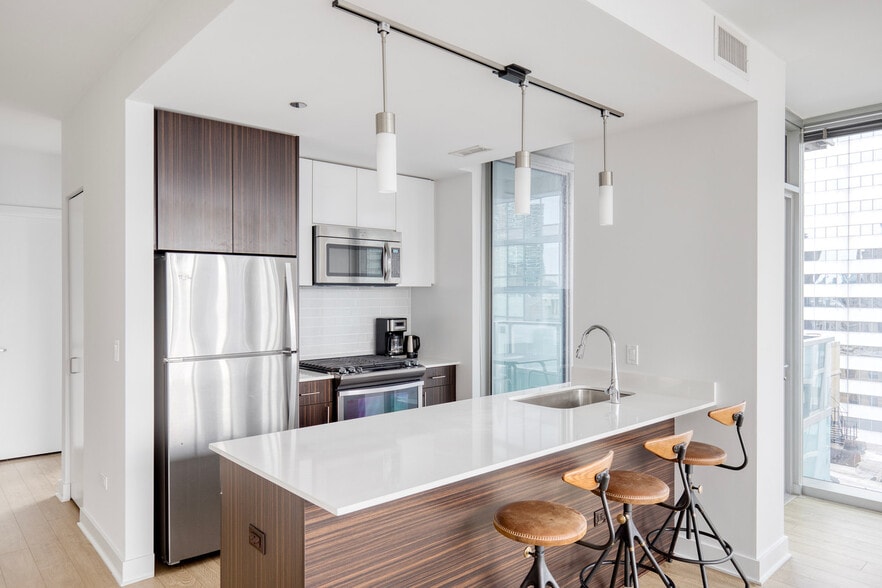 Building Photo - 201 N Garland Ct