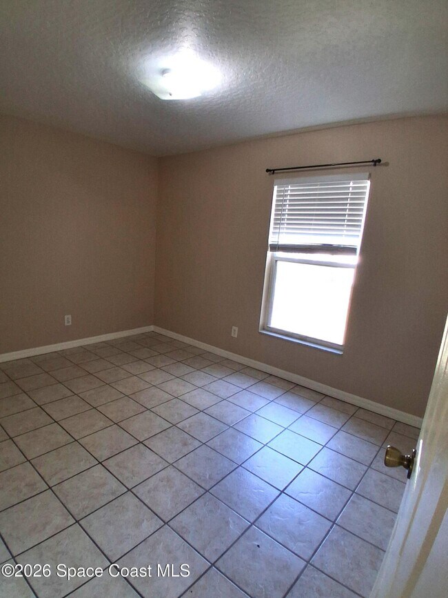 Building Photo - 1351 Danbury St SW