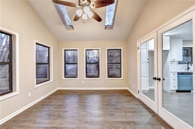 Building Photo - 3372 Cottonwood Ln