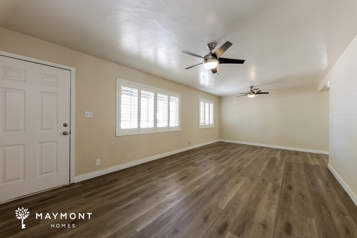 Building Photo - 2311 W Whitton Ave