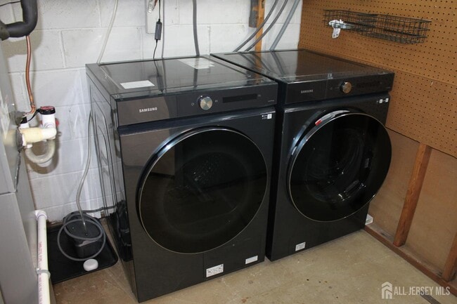 Building Photo - 83 Pheasant Run