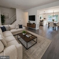 Building Photo - 404 Trefoil Pl