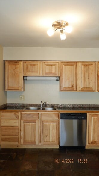 Building Photo - 2151 N Meridian Rd