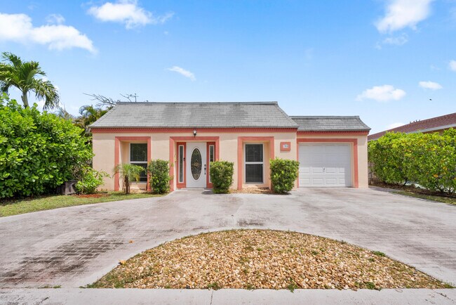 Building Photo - 306 18th Ave N