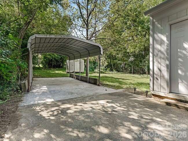 Building Photo - 2909 Southwest Blvd