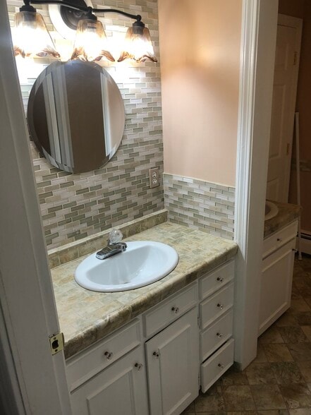 Building Photo - 663 Essex St