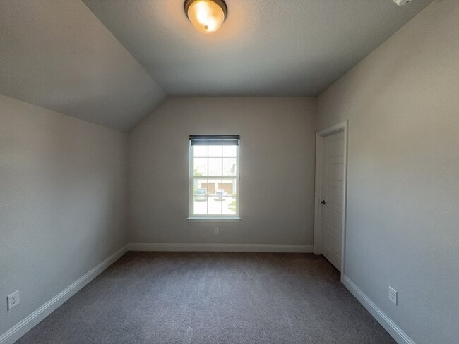 Building Photo - 7021 Lookout Ln