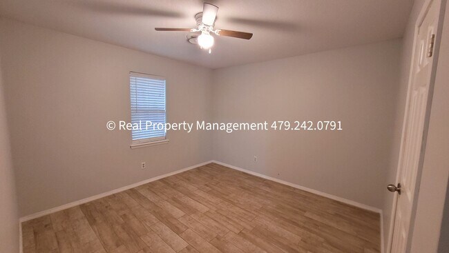 Building Photo - 3404 Iola Ave