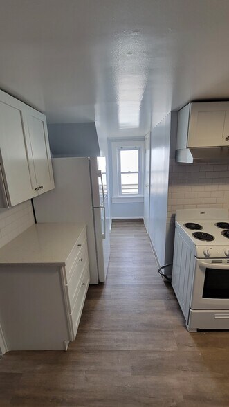 Building Photo - 397 Clifton Ave