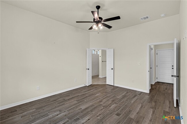 Building Photo - 712 Eagle Pass Dr