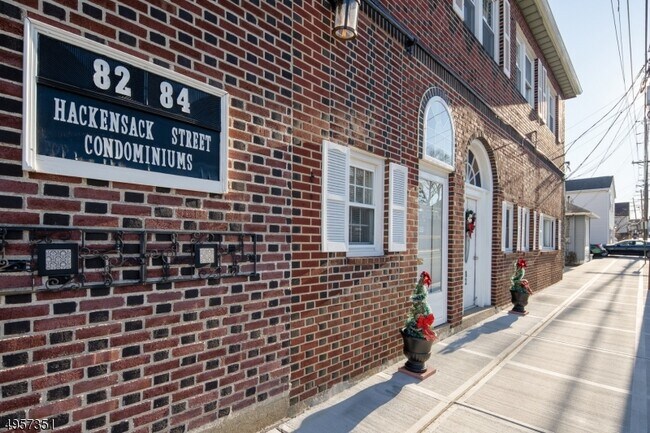Building Photo - 82 Hackensack St