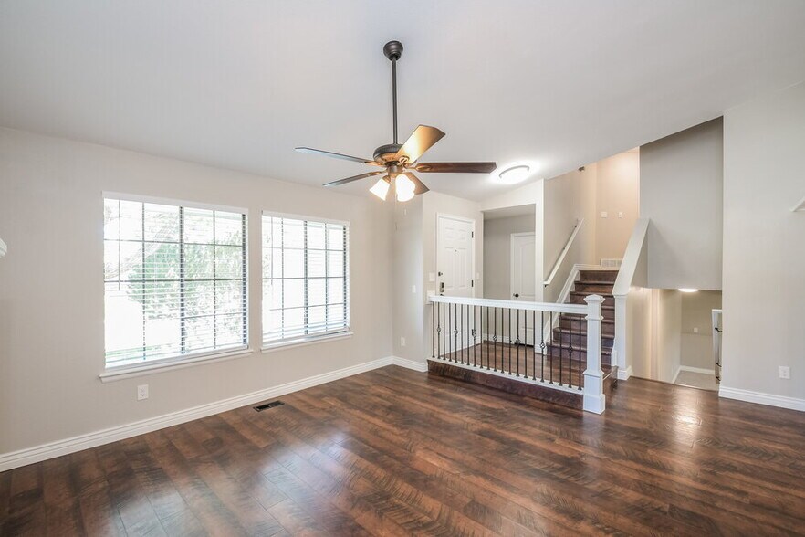 Building Photo - 514 Timberline Pl