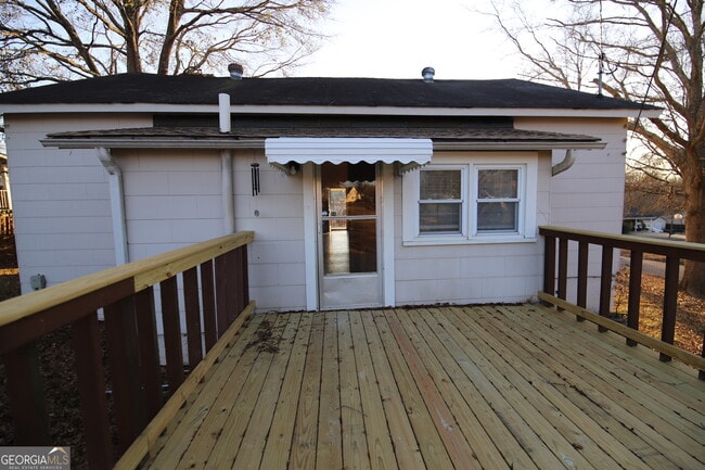 Building Photo - 201 Jennings St