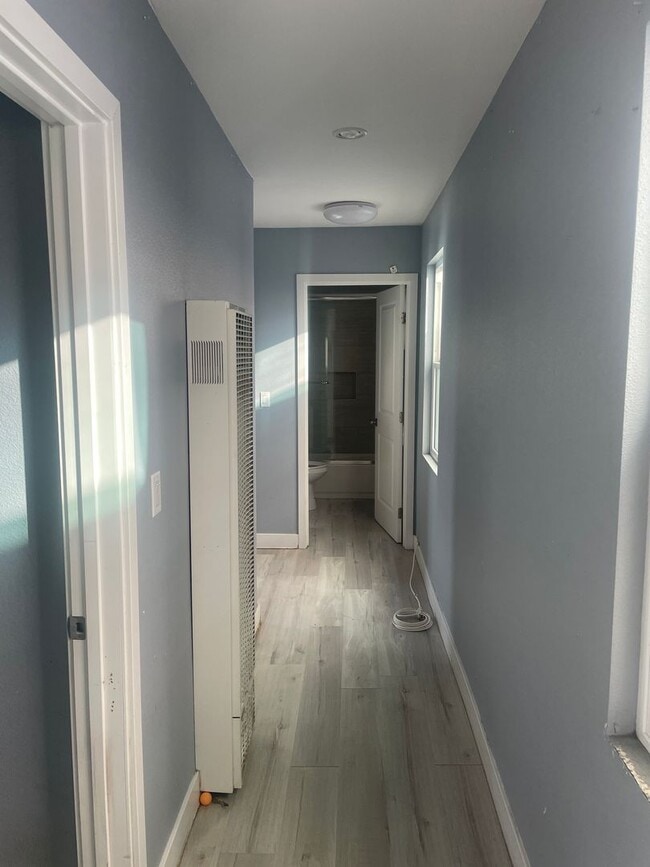 Building Photo - San Pedro unit 2/1