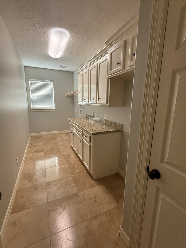 Building Photo - 3907 MOVADO Ct