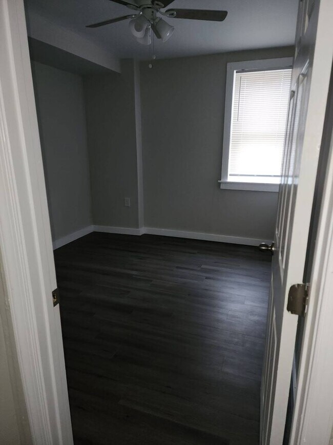 Building Photo - 731-733 Cameron Street