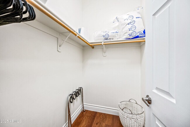 Building Photo - 1817 E Willow Tree Ct