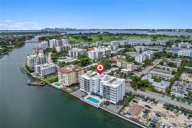 Building Photo - 9381 E Bay Harbor Dr
