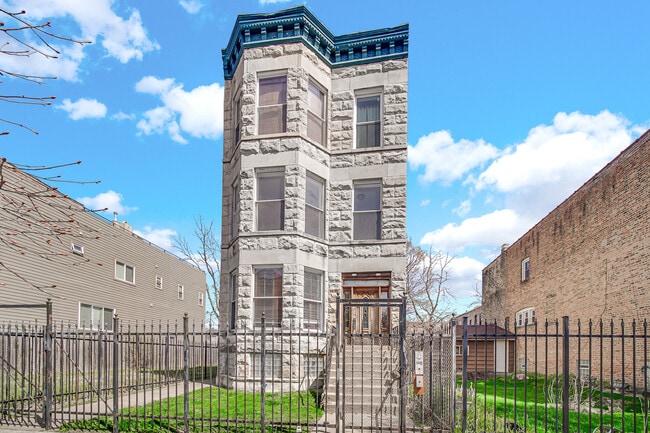 Primary Photo - 6547 S Woodlawn Ave