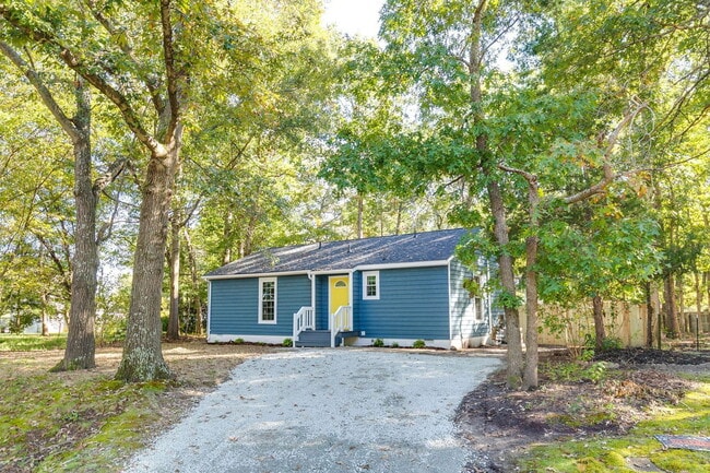 Building Photo - 15909 Dockside Ct