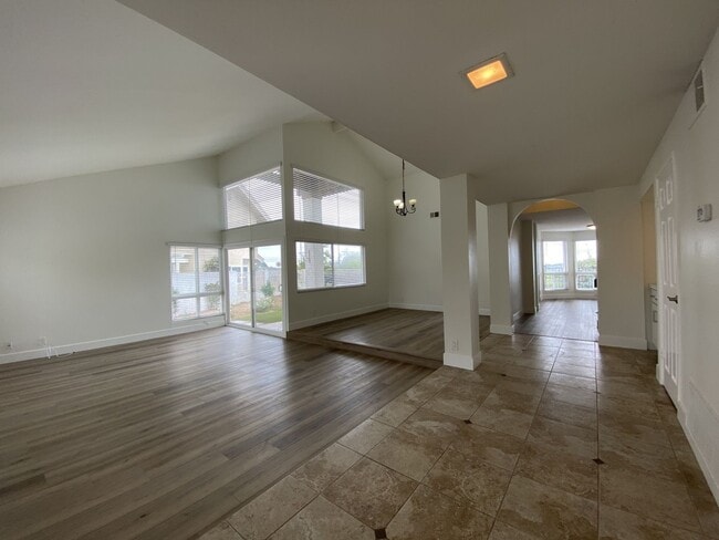 Building Photo - Spacious Home in La Costa with Nice View!!