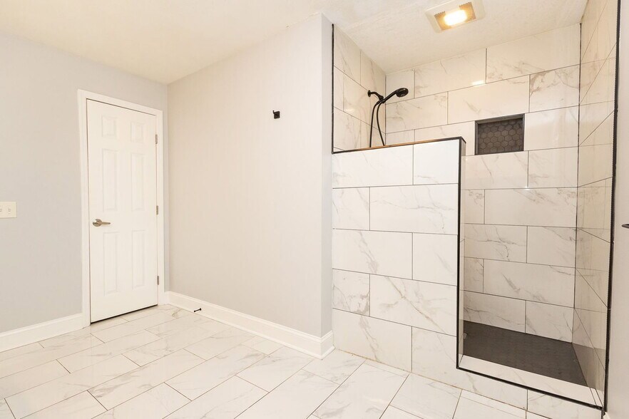 Building Photo - 405 Dempsey Ln